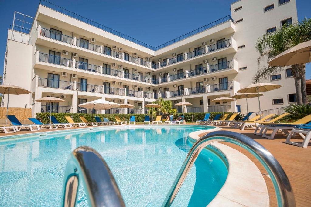 Ticho's Lido Hotel